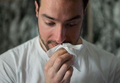 Heuschnupfen, allergischer Schnupfen: Symptome und Behandlung