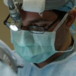 Grauer Star (Katarakt): Anzeichen, Symptome, Behandlung und OP