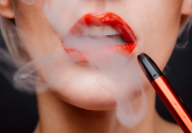 Studien zeigen schädliche Auswirkungen von E-Zigaretten auf die Blutgefäße
