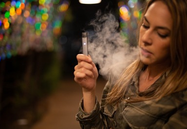 Forschung: Wie sich E-Zigaretten auf Lunge, Gehirn, Herz und den Darm auswirken